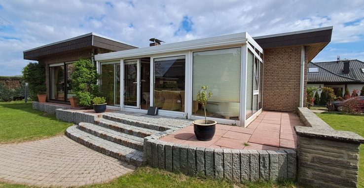Sehr gepflegter Bungalow mit Wintergarten in Sackgassenlage